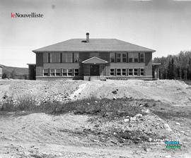 001 - École