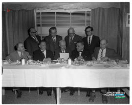 001 - Groupe d'hommes