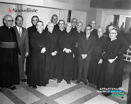 002 - Groupe d'hommes religieux