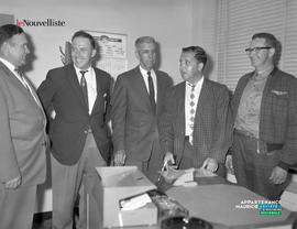 002 - Groupe d'hommes
