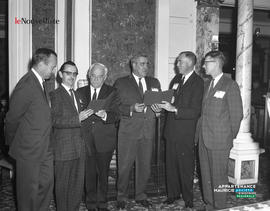 001 - Groupe d'hommes