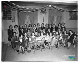 002 - Groupe de jeunes filles