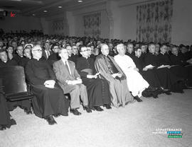 001 - Groupe d'hommes