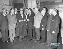 002 - Groupe d'hommes