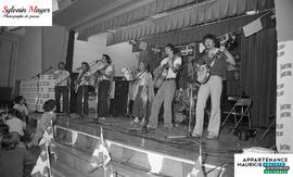 Groupe de musique sur scène