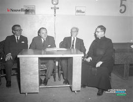 002 - Quatre hommes