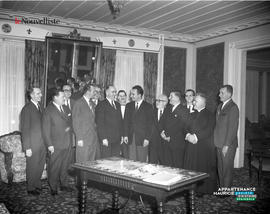 001 - Groupe d'hommes