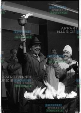 Homme tenant le flambeau