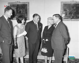 001 - Guy Hoffman et autres personnes