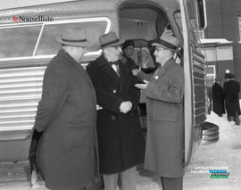 007 - Groupe d'hommes