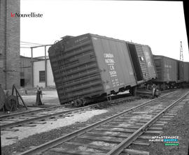 001 - Wagon déraillé
