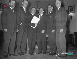 001 - Groupe d'hommes
