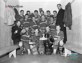 004 - Équipe hockey vestiaire