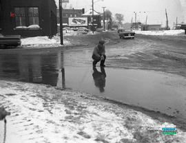 010 - Homme dans la rue