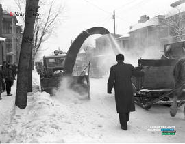 006 - Auto chasse-neige