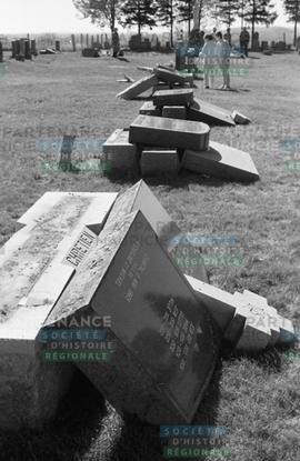 Pierres tombales saccagées