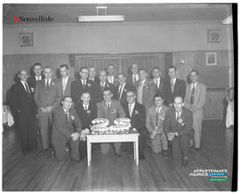 001 - Groupe d'hommes