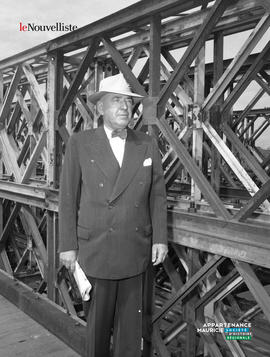 005 - Homme sur le pont