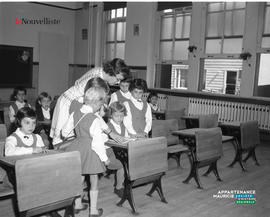 001 - Enseignante