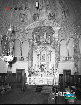 003 - Intérieur d'église
