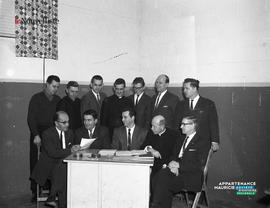 001 - Groupe d'hommes