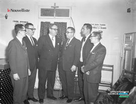001 - Groupe d'hommes