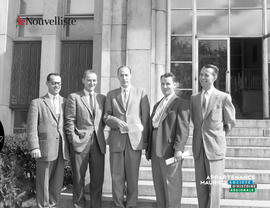 001 - Groupe d'hommes