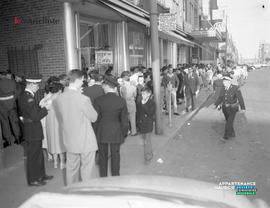 005 - Club Richelieu membres en file d'attente