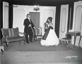 001 - Pièce de théâtre