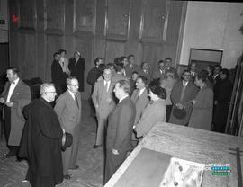 011 - Groupe d'hommes en voyage au États-Unis