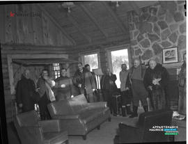 010 - Groupe d'hommes