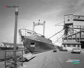 001 - Navire au port