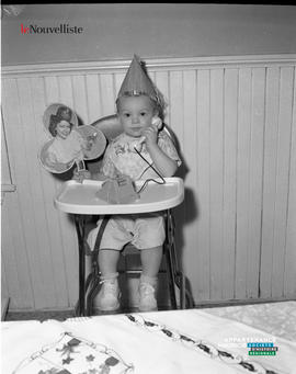 002 - Petit gars
