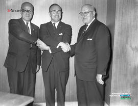 001 - Groupe d'hommes