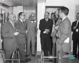 004 - Groupe d'hommes