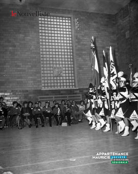 003 - Portes drapeaux