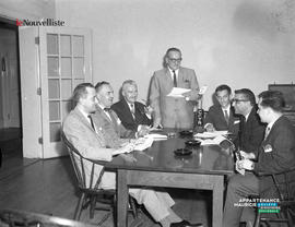 001 - Groupe d'hommes