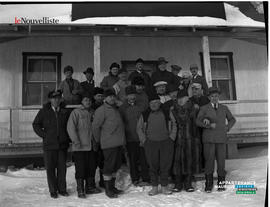 002 - Groupe d'hommes