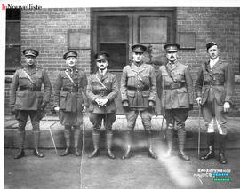 001 - Groupe de militaires