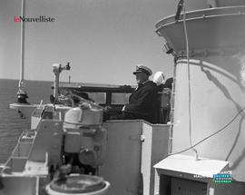 012 - Marin sur un bateau