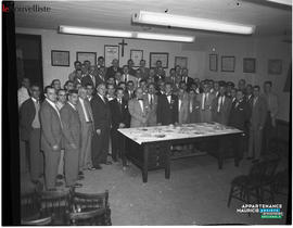002 - Groupe d'hommes