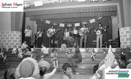 Groupe de musique sur scène