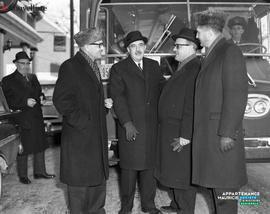 001 - Groupe d'hommes