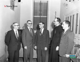 001 - Groupe d'hommes