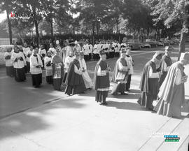 002 - Procession