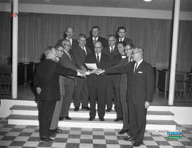 001 - Groupe d'hommes