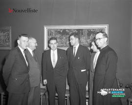 001 - Groupe d'hommes
