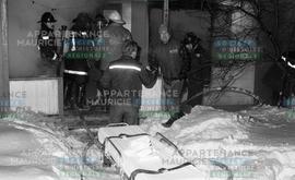 Secours devant la maison