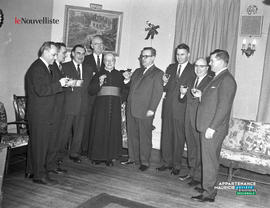 002 - Groupe d'hommes