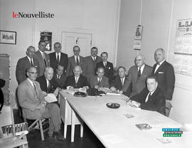 001 - Groupe d'hommes